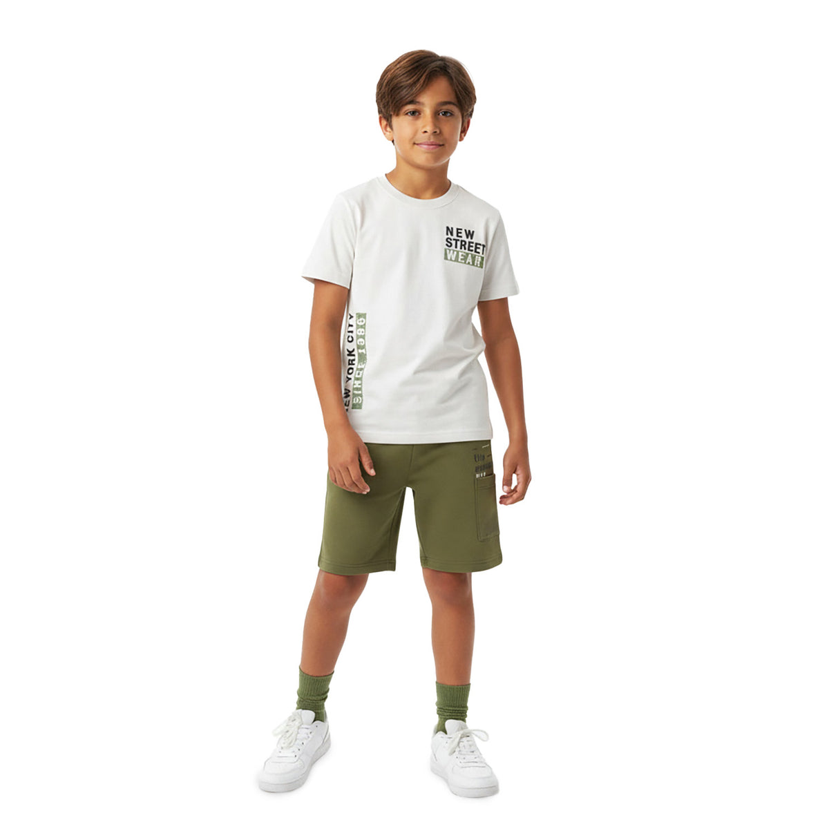 Conjunto Camiseta Meia Malha e Bermuda Moletom - KYLY