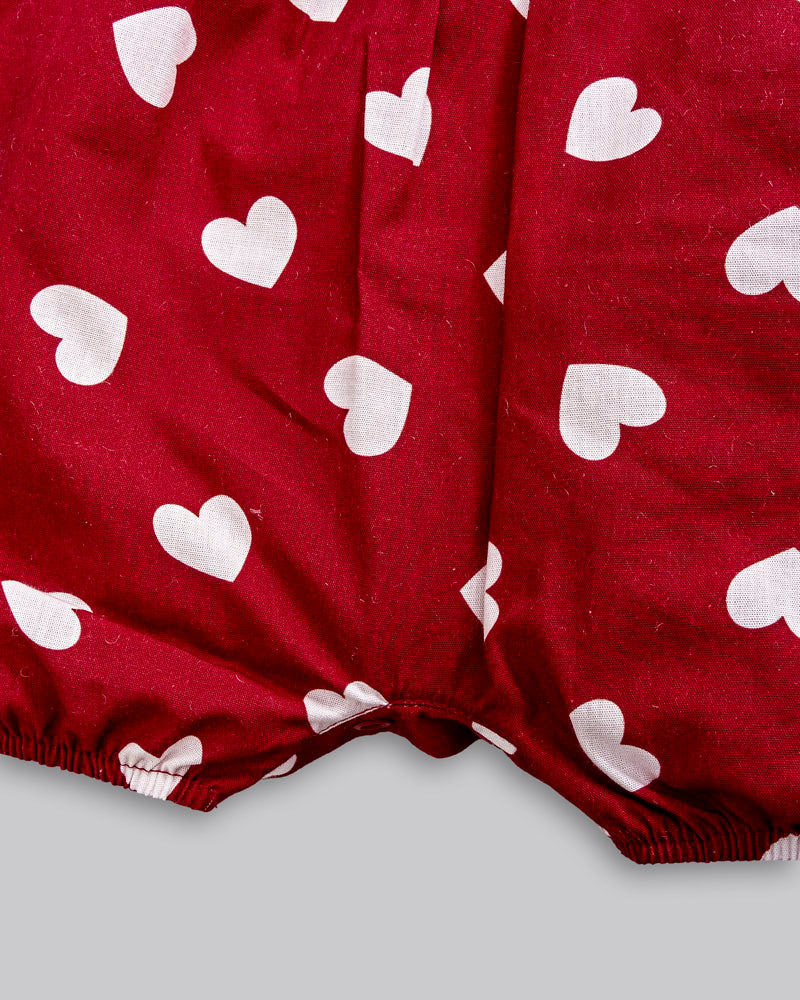 Macacão Curto Bebê Menina Tricoline Corações Vermelho - Anjos Baby